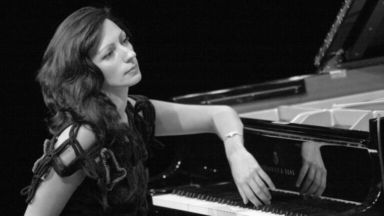 Amina_Figarova1-1389215165